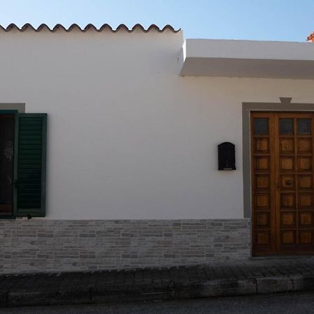 Appartamenti Melograno E Fico Loculi Exterior photo