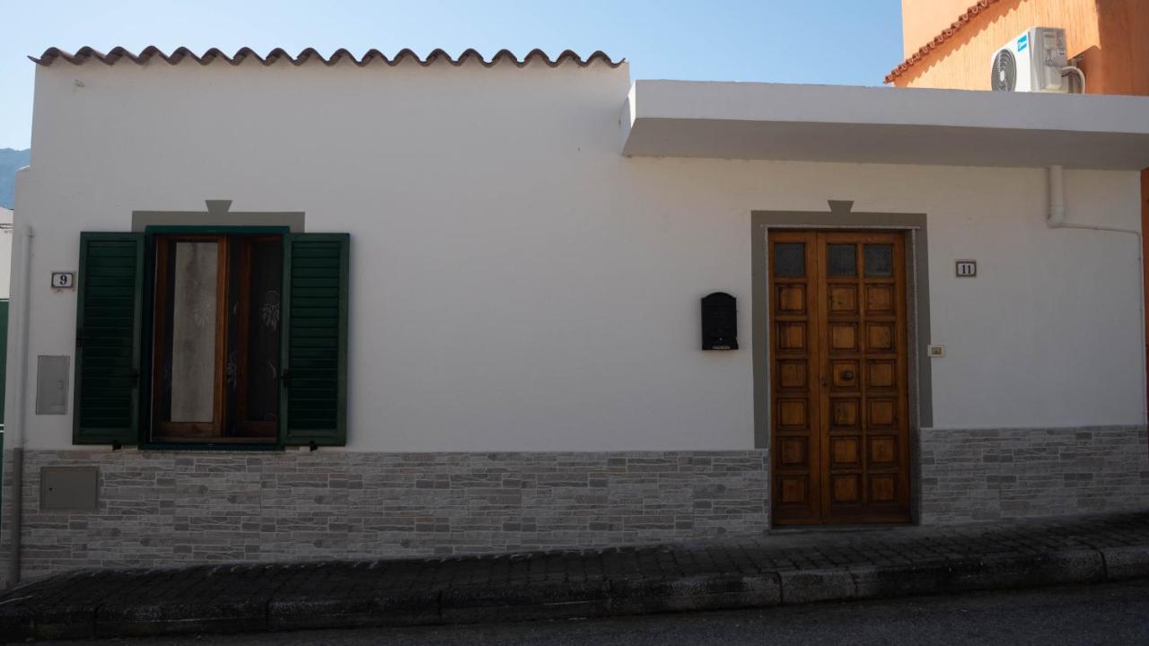 Appartamenti Melograno E Fico Loculi Exterior photo