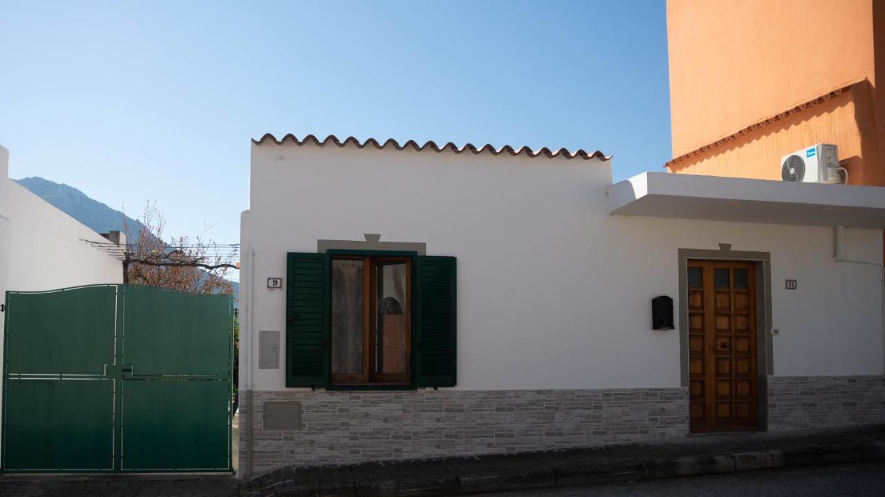 Appartamenti Melograno E Fico Loculi Exterior photo